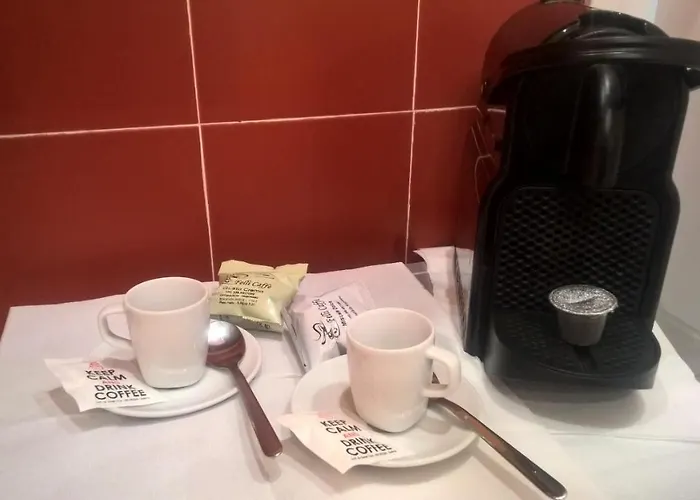 Andrew Oda ve Kahvaltı 3*