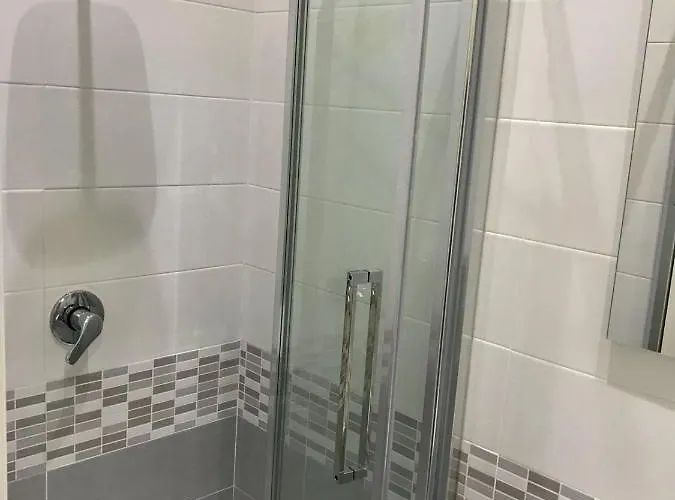 Oda ve Kahvaltı Andrew